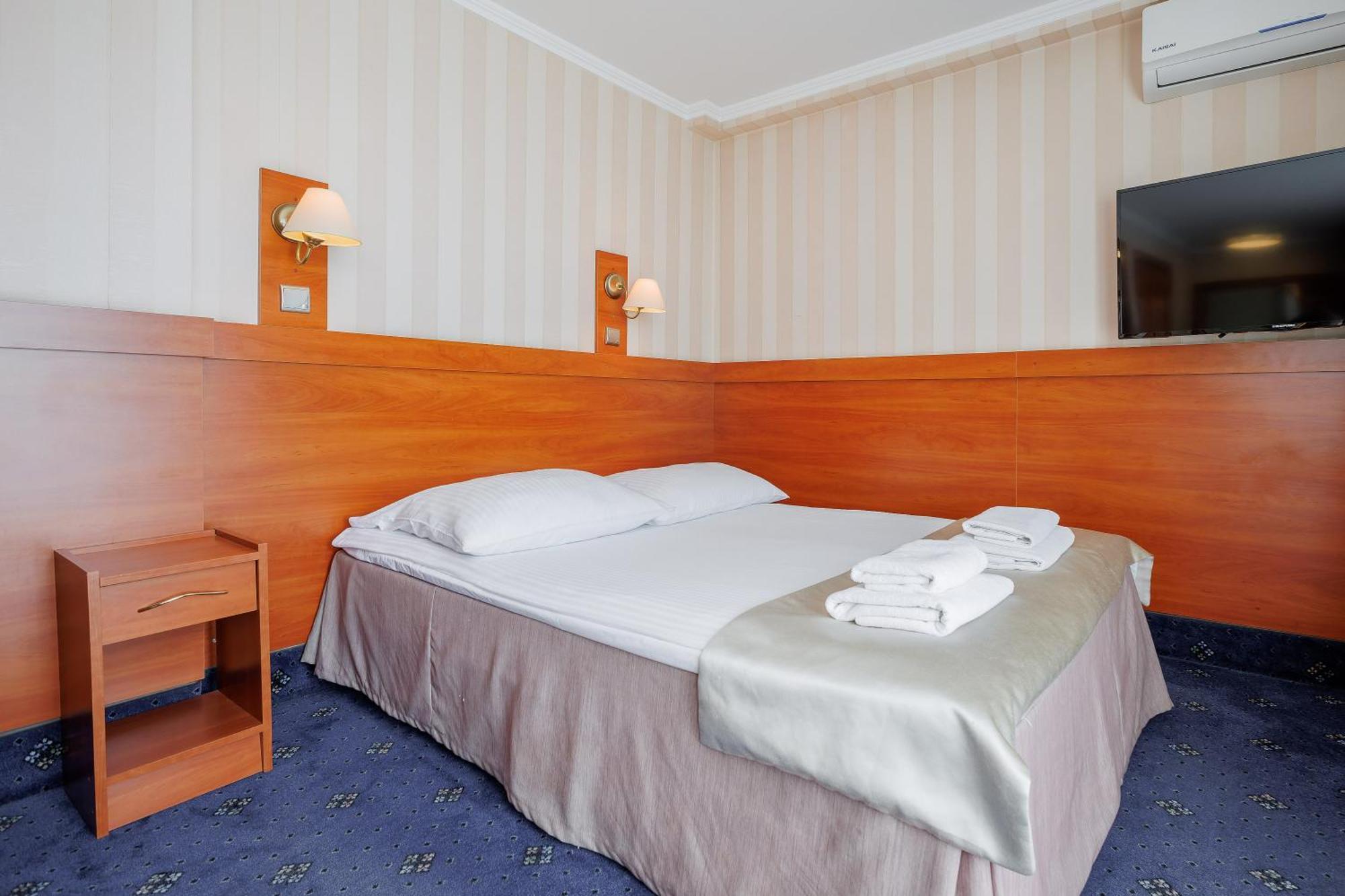 Hotel Cristal Park 3*